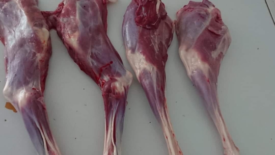 Tips Memilih Supplier Paha Kambing Belakang Berkualitas untuk Kambing Guling Skala Besar